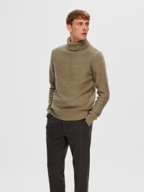 Axel Knit Roll Neck